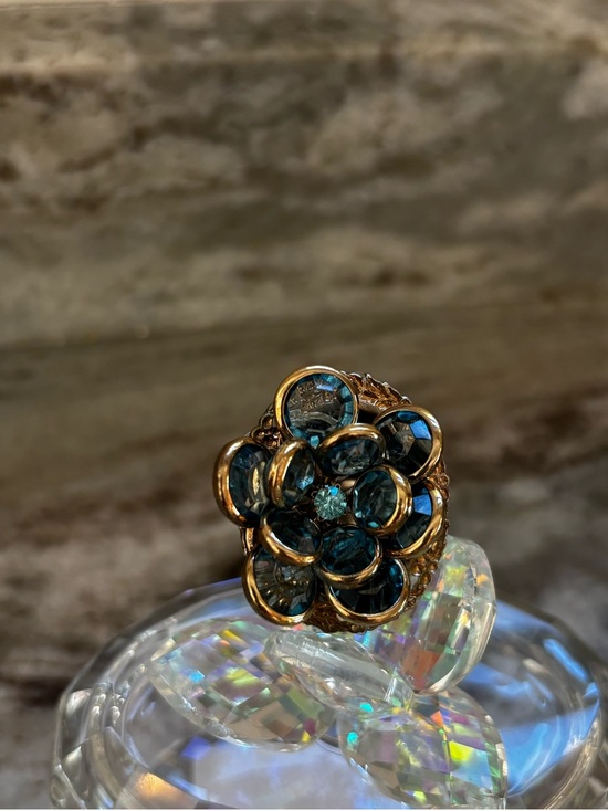 Jewelry - Vintage Blue Rhinestone Flower Statement Ring | Two-Tone Gold & Silver